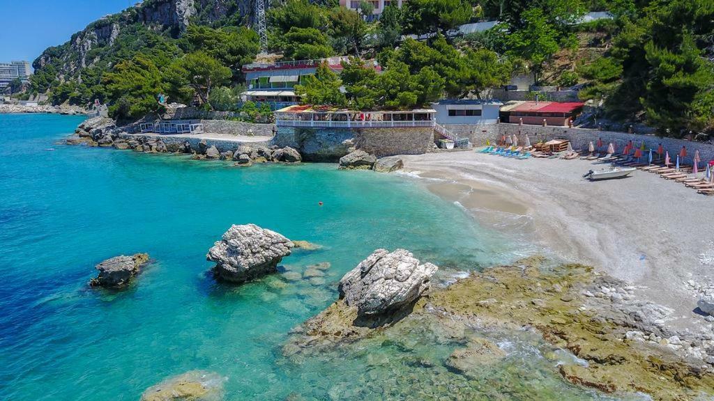 Vlorë Lovely Place. Close To Beach & Boulevard מראה חיצוני תמונה